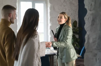 Россияне активнее привлекают риелторов при покупке новостроек на старте продаж