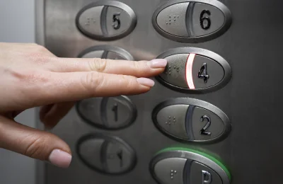 В России могут сорваться сроки замены лифтов